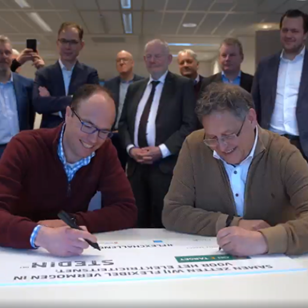 Contract ondertekening batterij met slimme sturing On E Target